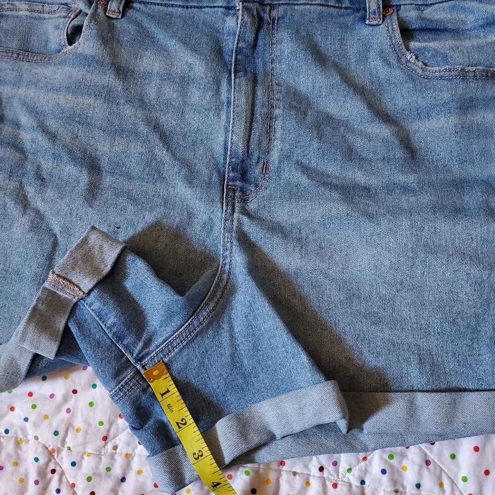 American Eagle stretch Curvy mom short size 18. - Picture 11 of 12